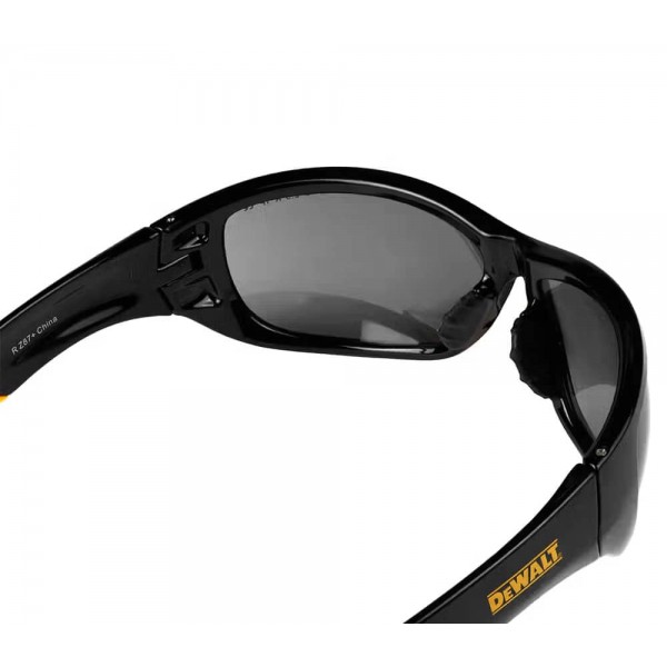 Очки защитные Dominator затемненные открытые AS DeWALT DPG94-2D