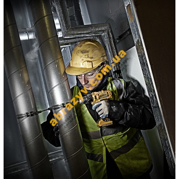 Аккумуляторная дрель-шуруповерт DeWALT DCD710N