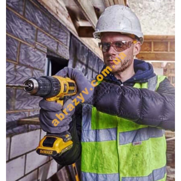 Аккумуляторная дрель-шуруповерт DeWALT DCD716С2
