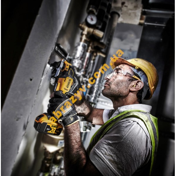 Многофункциональный аккумуляторный инструмент DeWALT DCS356NT