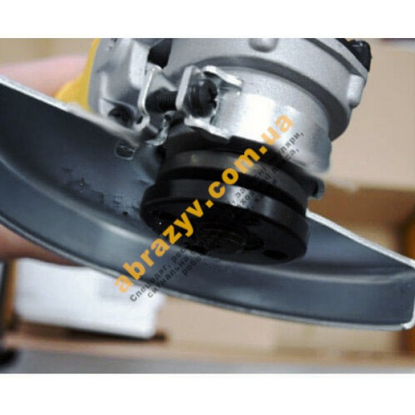 Угловая шлифмашина (болгарка) DeWALT DWE4057