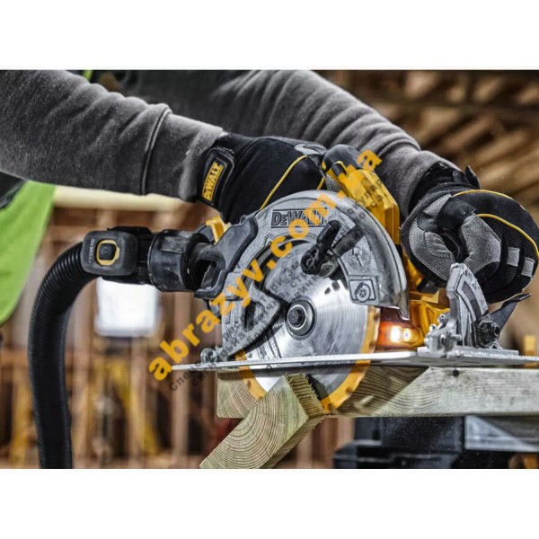 Дискова пила DeWalt DCS570N