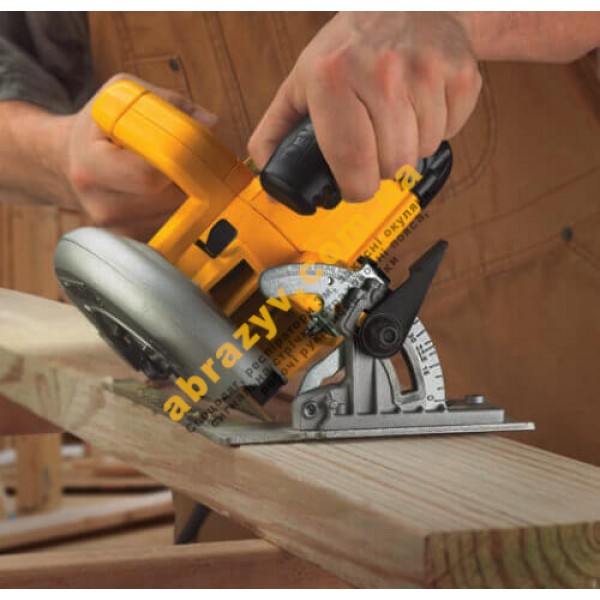 Дискова пила DeWalt DWE576K