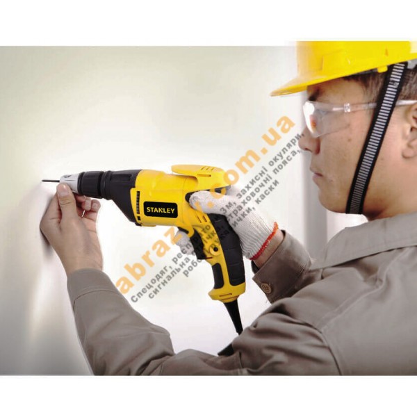 Шуруповерт сетевой STANLEY STDR5206